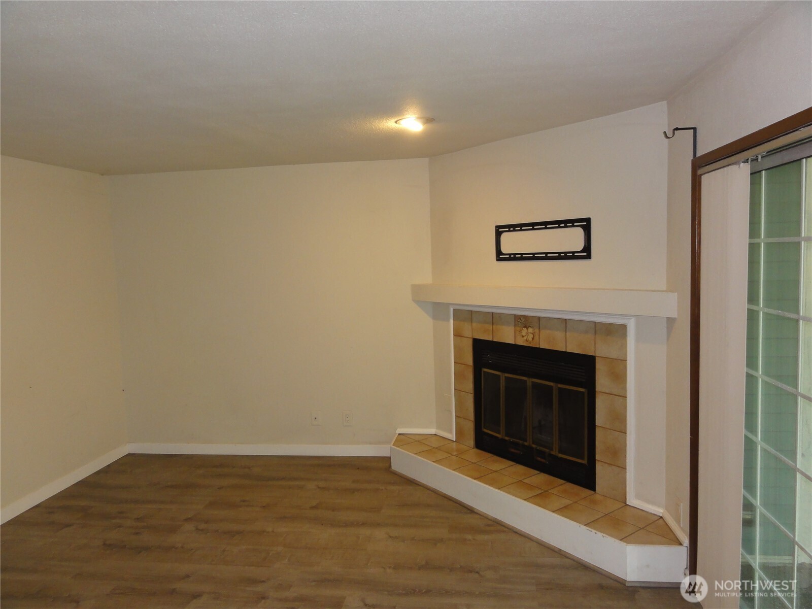 3810 S 158th Street B8 Property Photo 6
