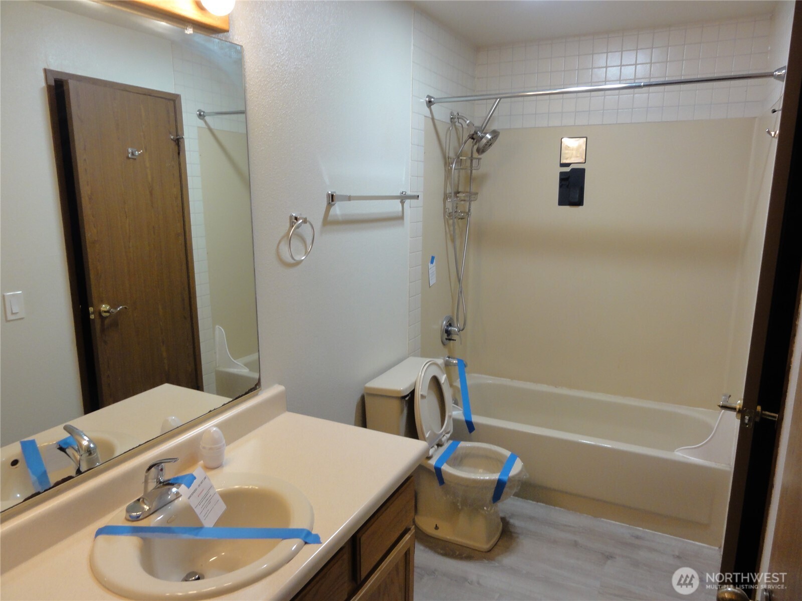 3810 S 158th Street B8 Property Photo 8