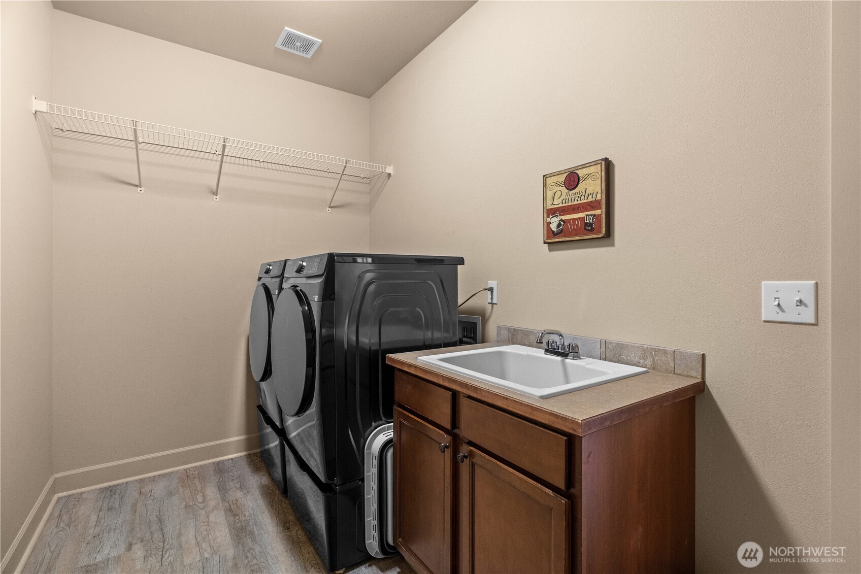 40 Carson Avenue Property Photo 31