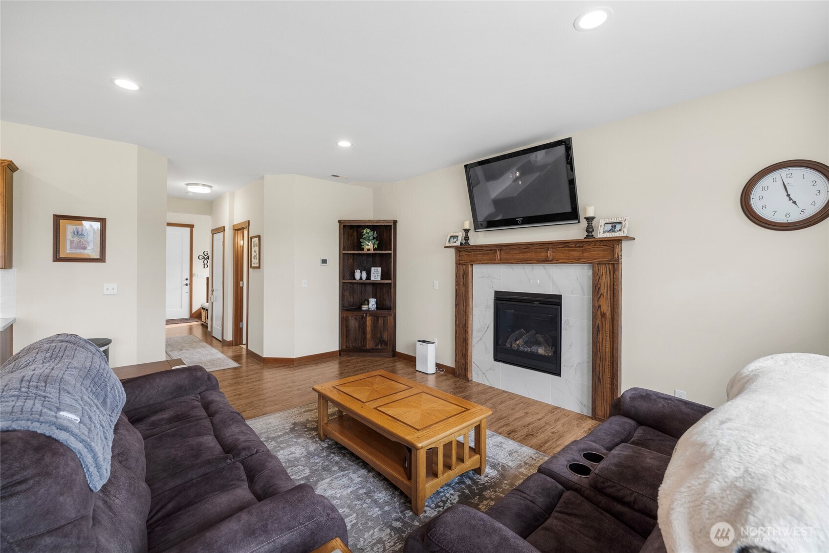 24105 Mangat Property Photo 5