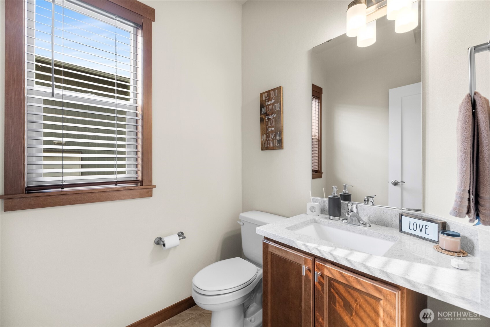24105 Mangat Property Photo 24