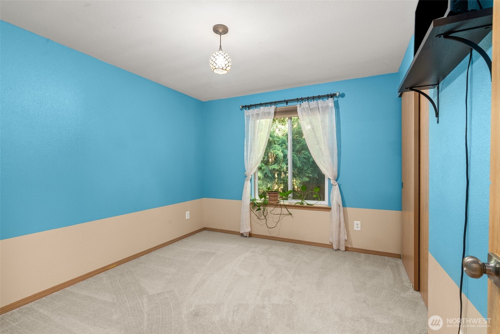 220 E Moore Lane Property Photo 24