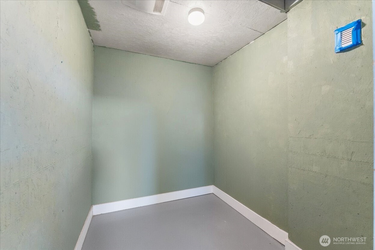 2546 State Route 101 Property Photo 8