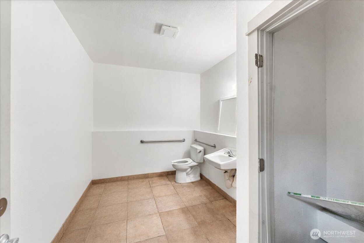 2546 State Route 101 Property Photo 14