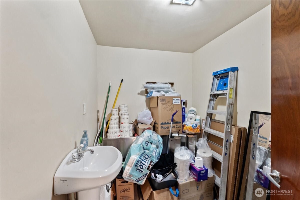2546 State Route 101 Property Photo 24