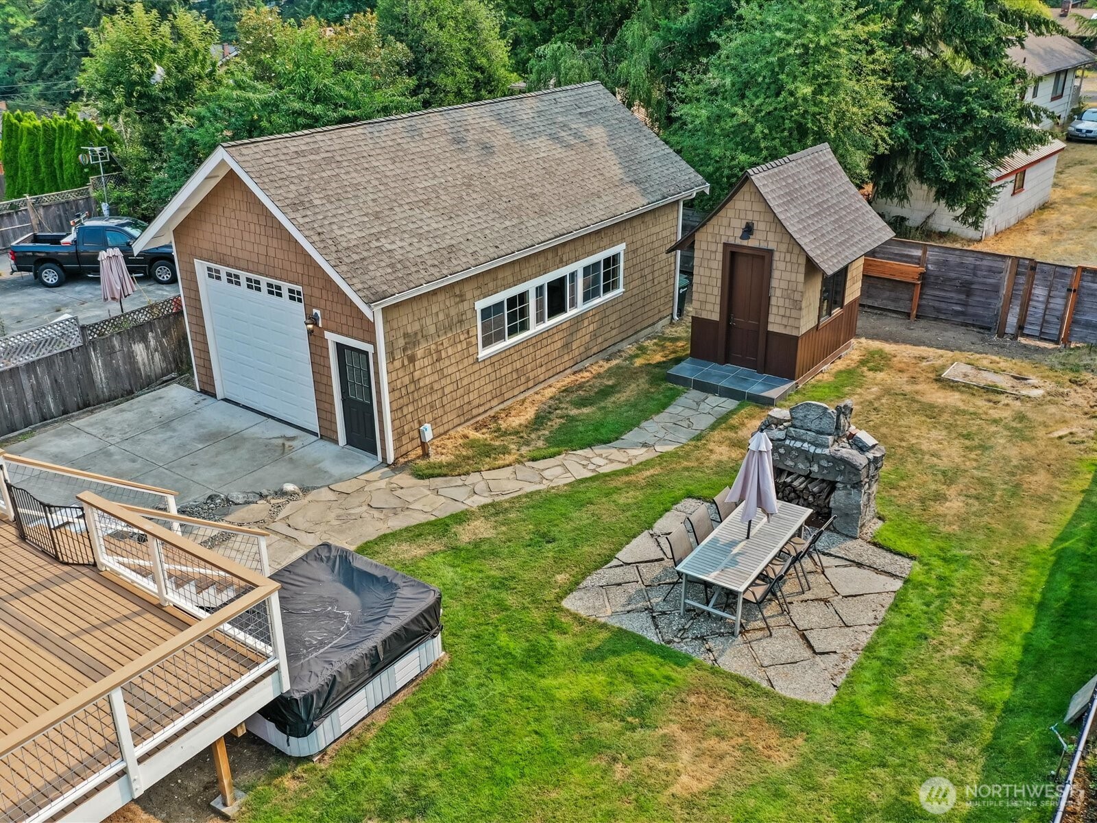 15820 12th Avenue Property Photo 4