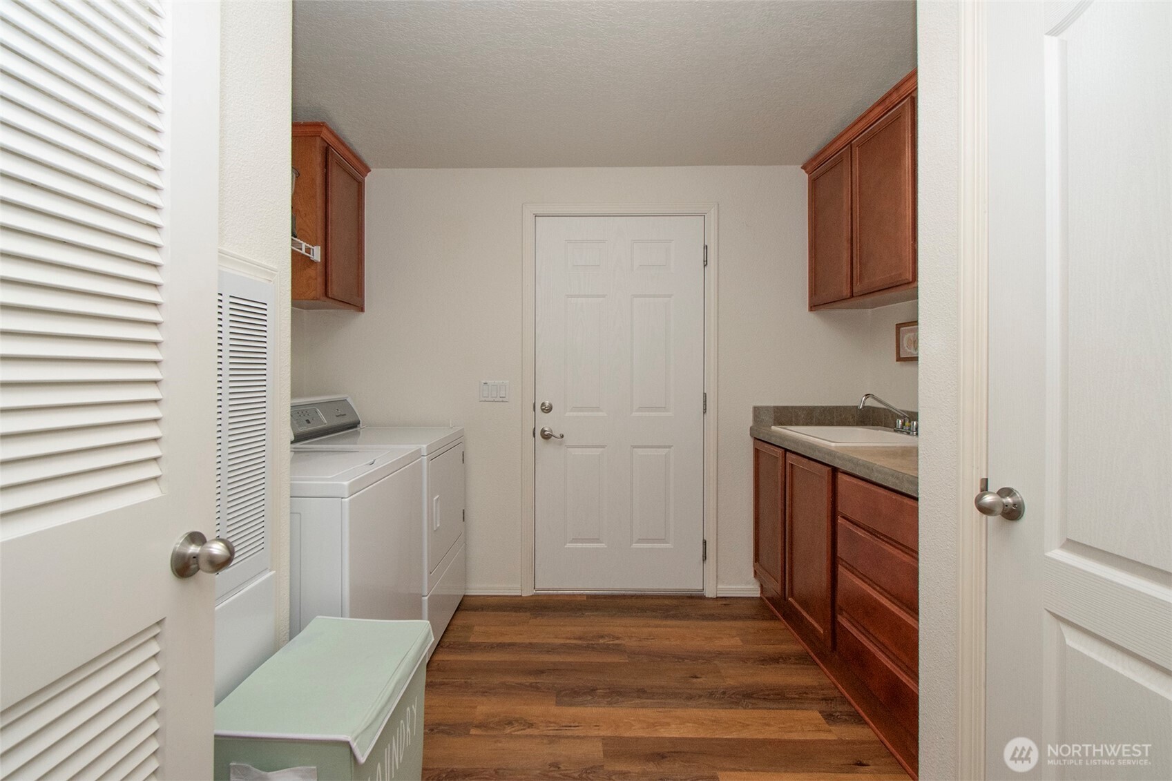 201 Winterhawk Street Property Photo 31