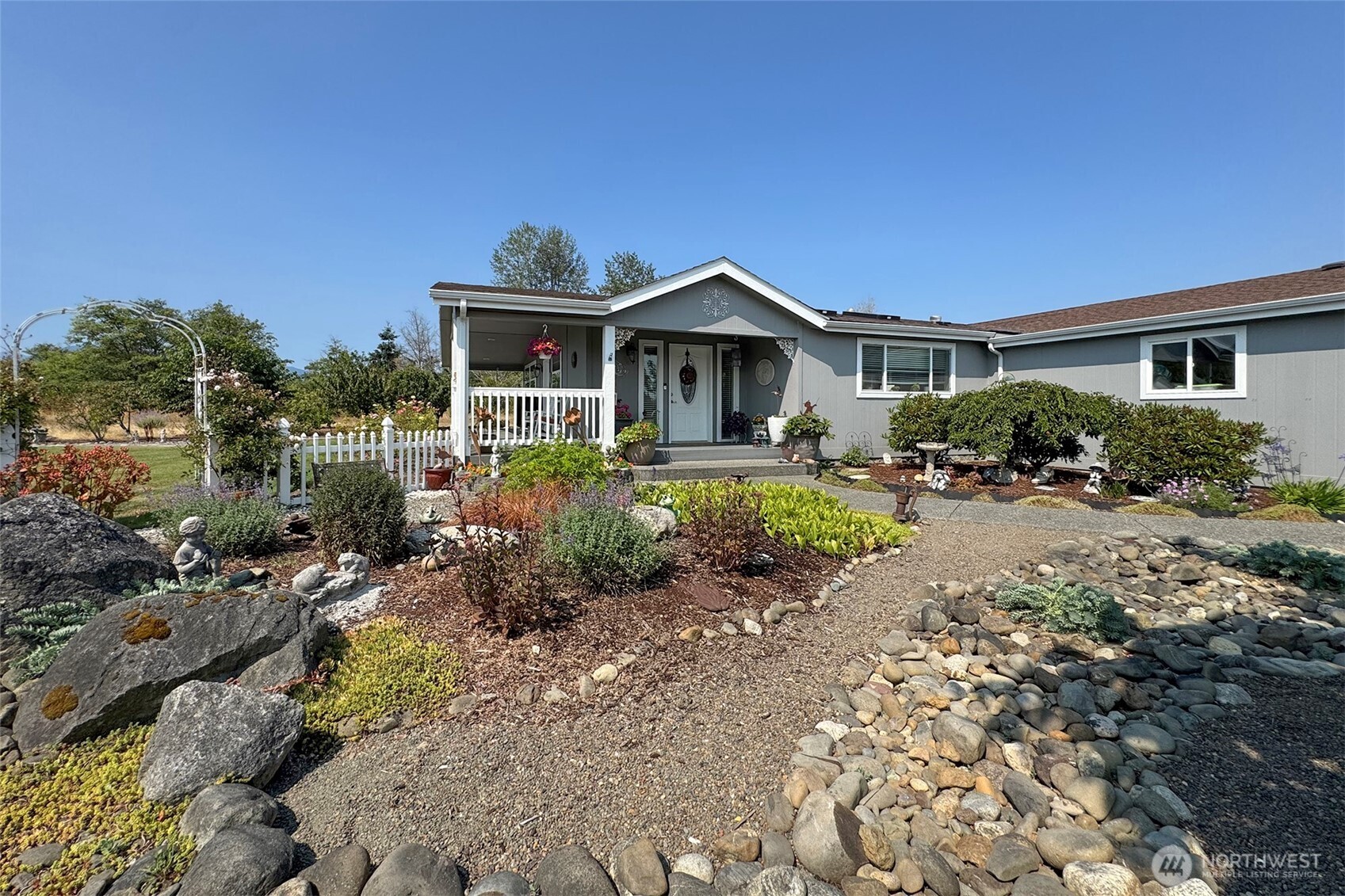 201 Winterhawk Street Property Photo 34