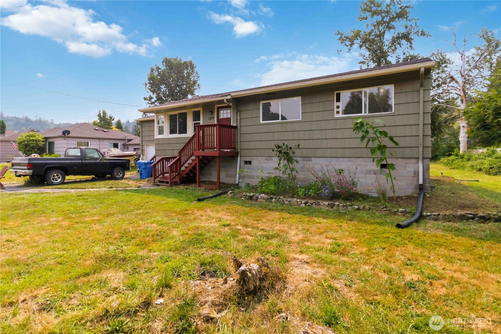 109 Merritt Drive Property Photo 2