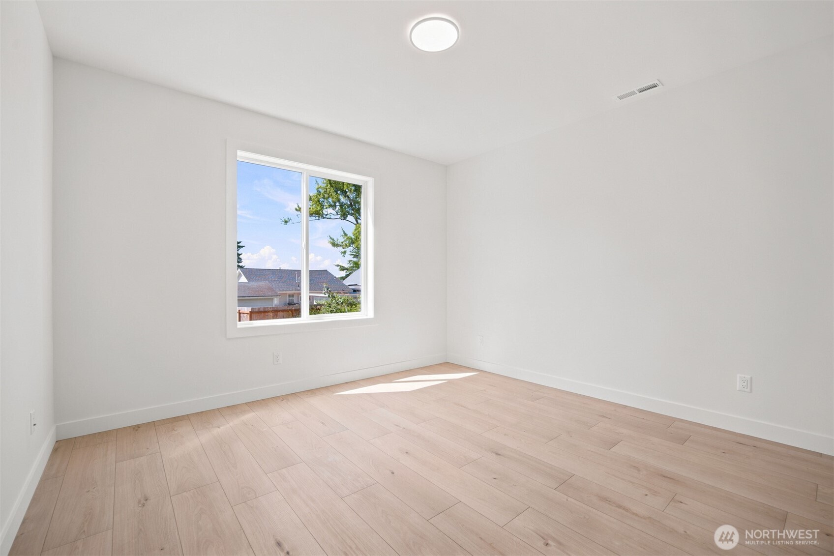 1351 Leighton Street Property Photo 17