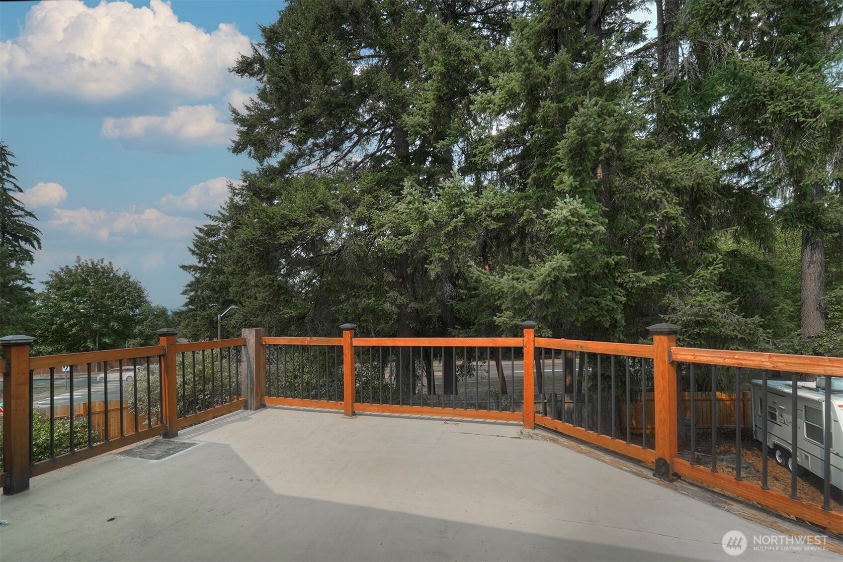 1596 Nw Duesenberg Court Property Photo 25