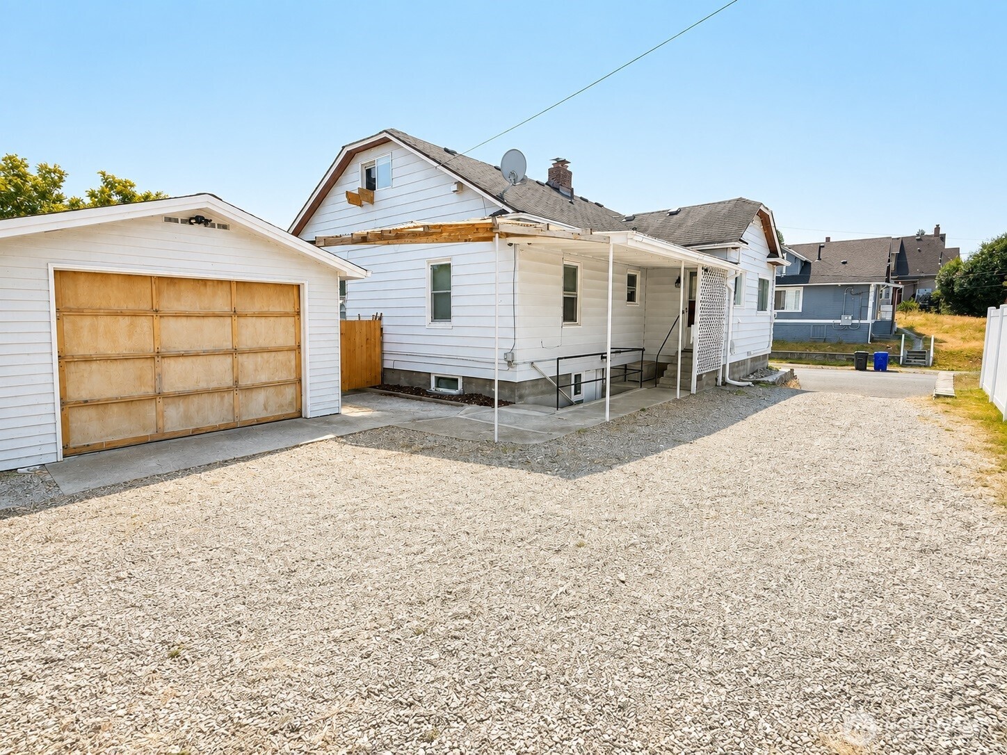 3528 Hoyt Avenue Property Photo 3