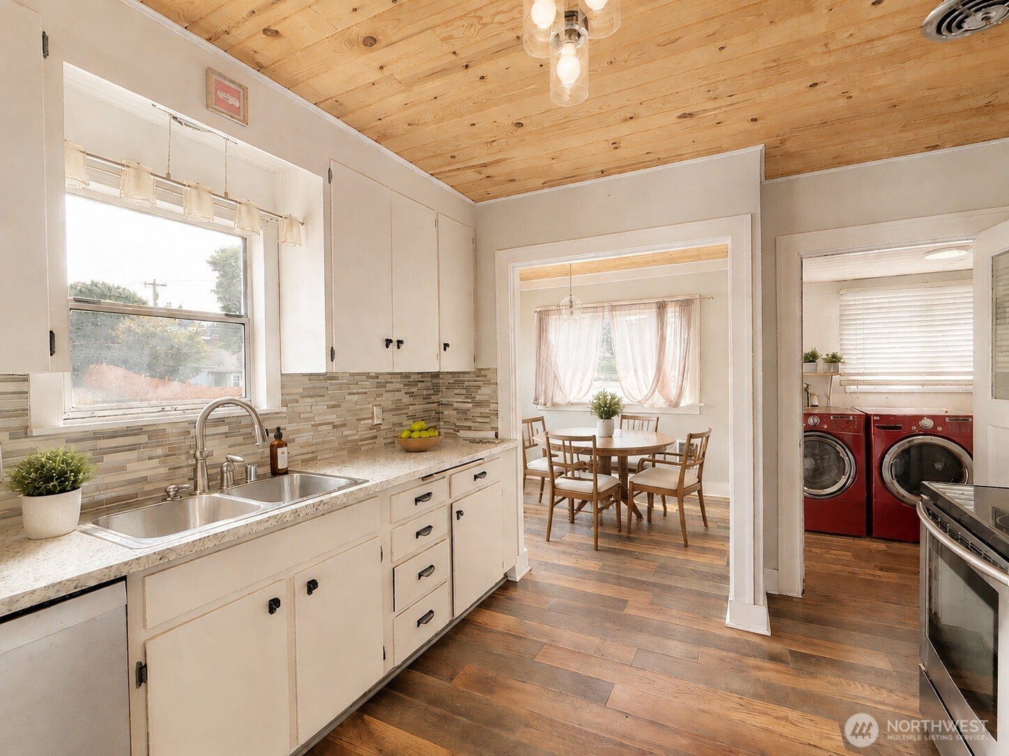 3528 Hoyt Avenue Property Photo 6