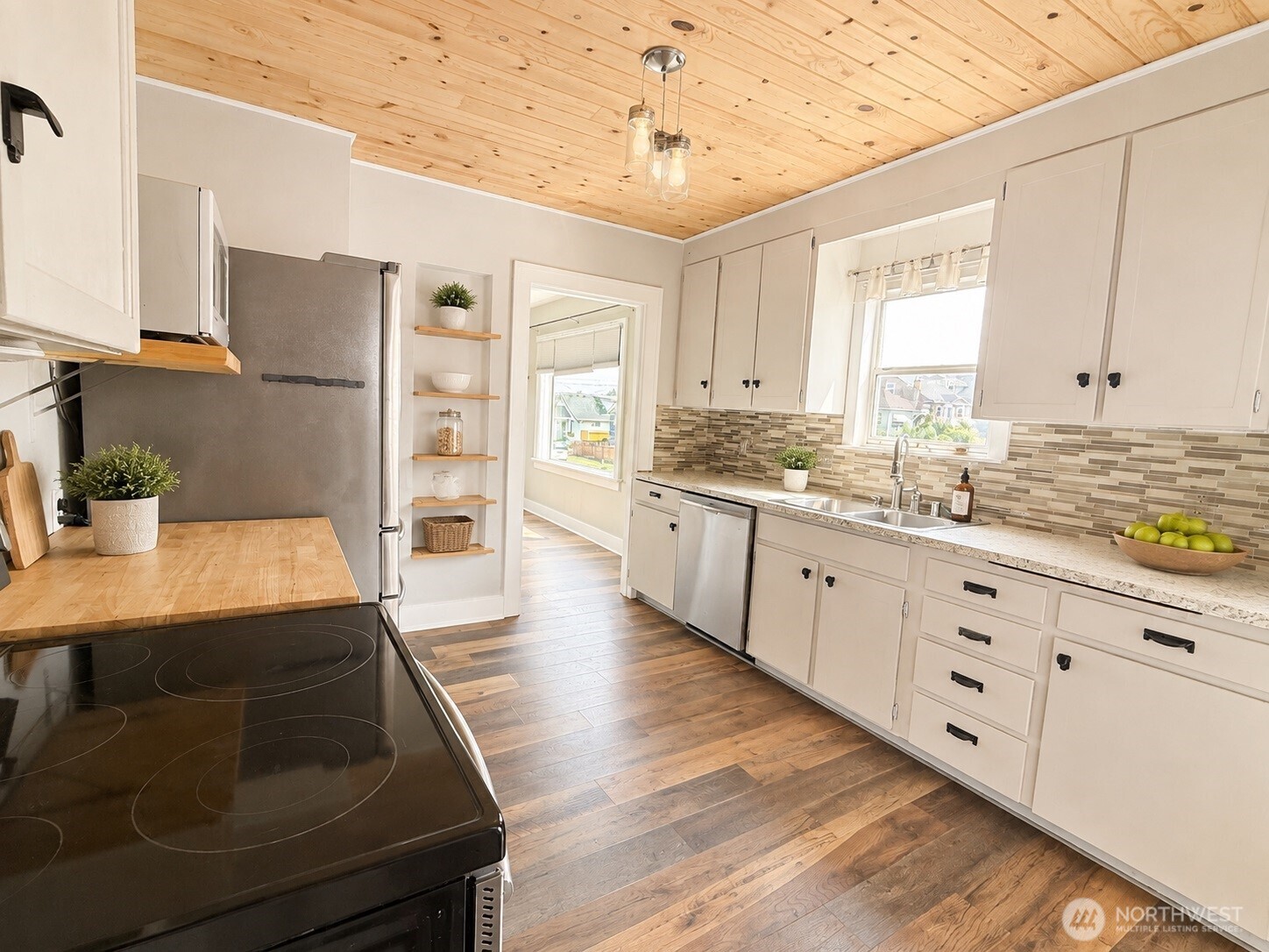 3528 Hoyt Avenue Property Photo 7