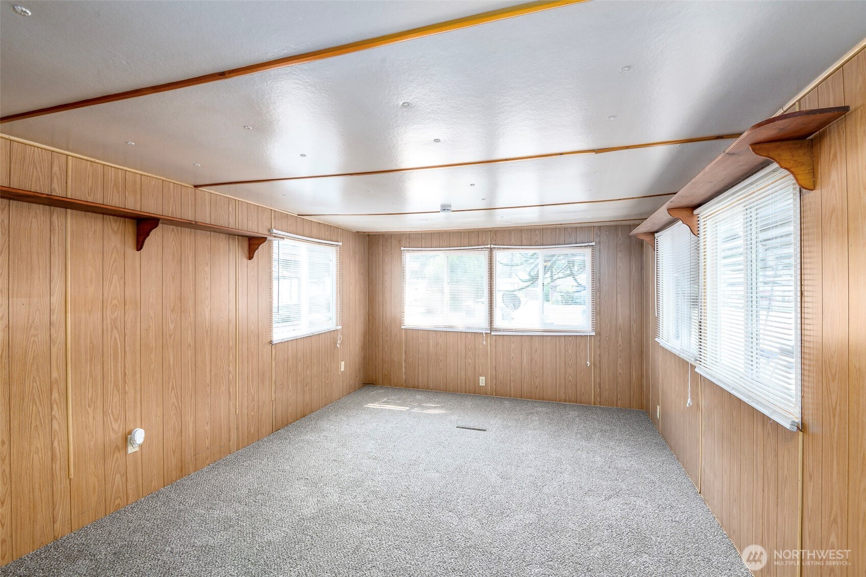 125 195th Street 15 Property Photo 4