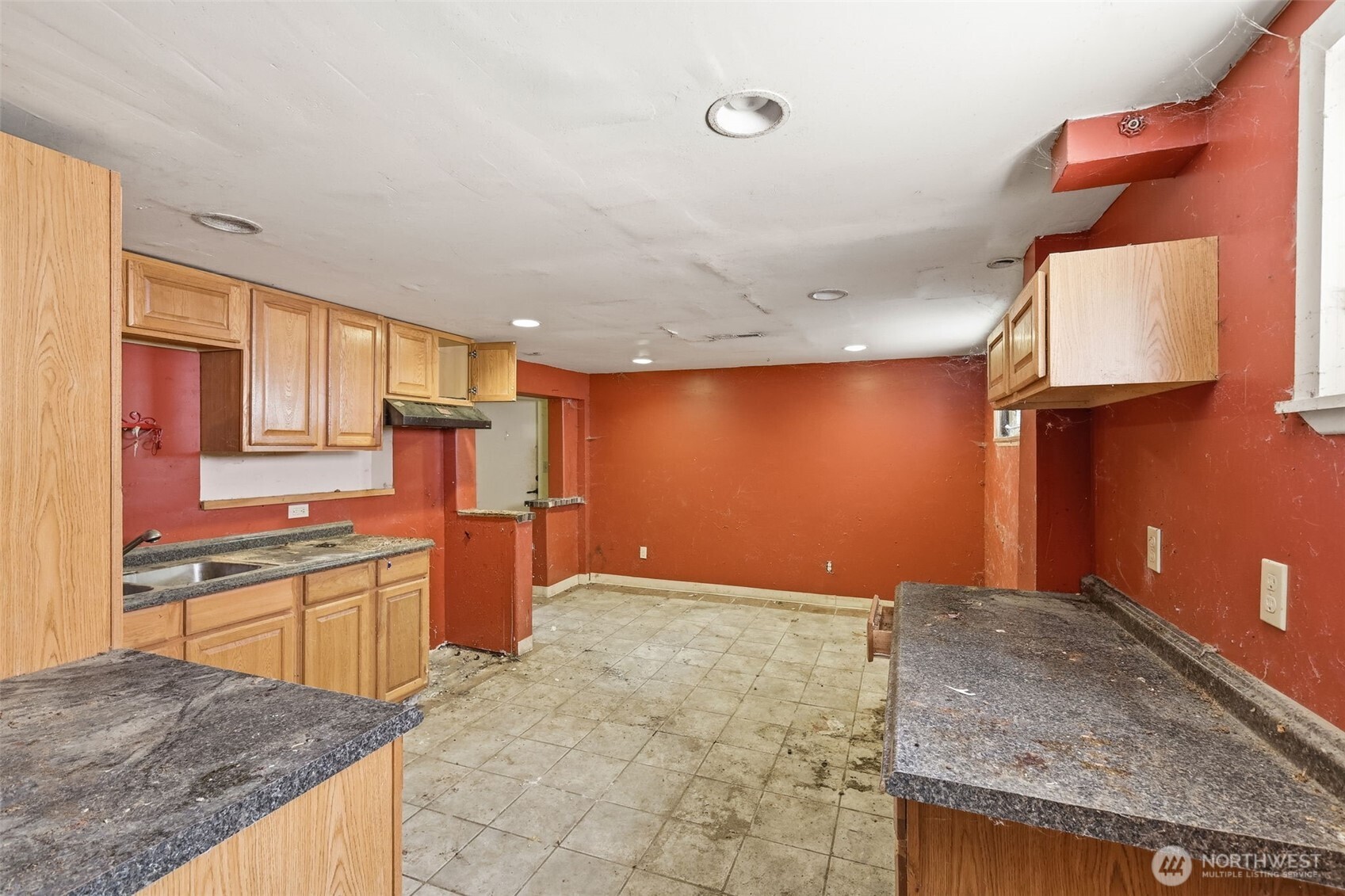 2511 Maple Street Property Photo 9