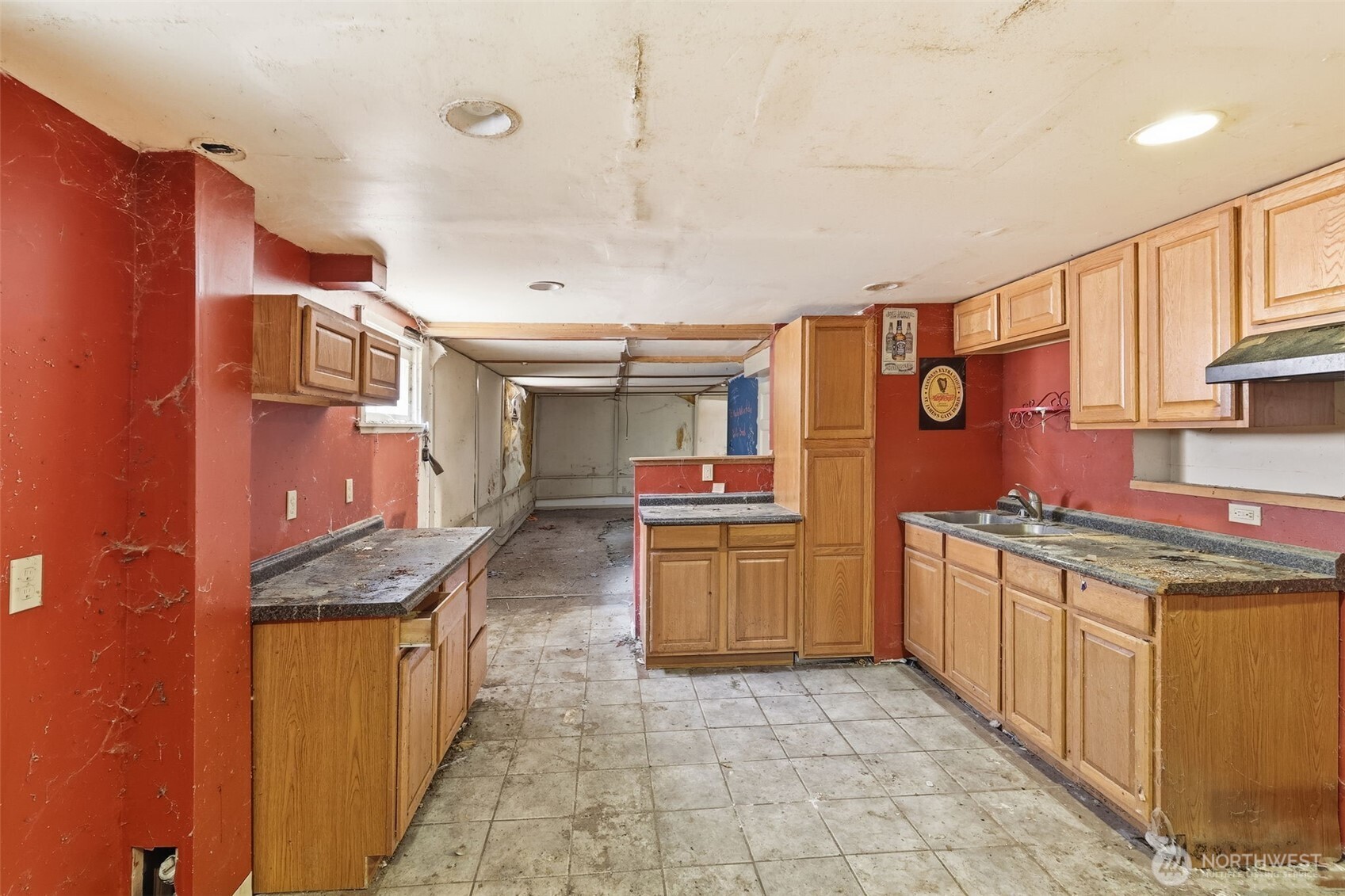 2511 Maple Street Property Photo 10
