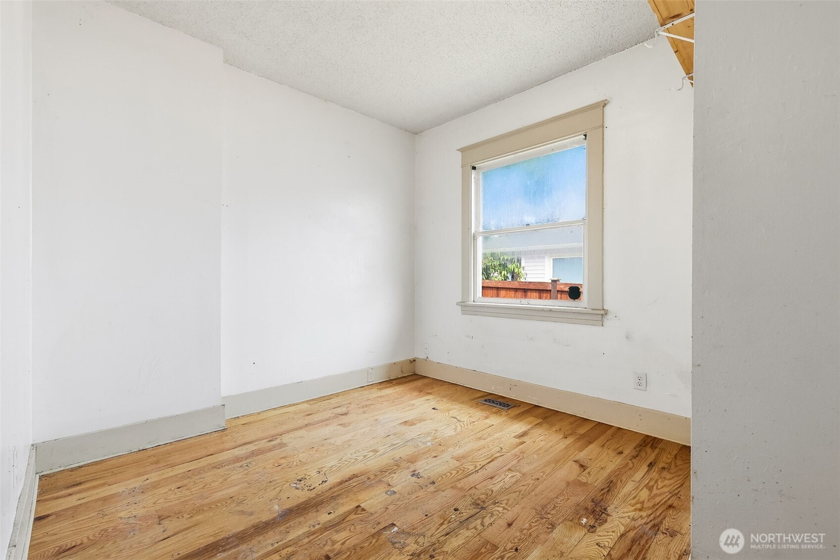 2511 Maple Street Property Photo 13