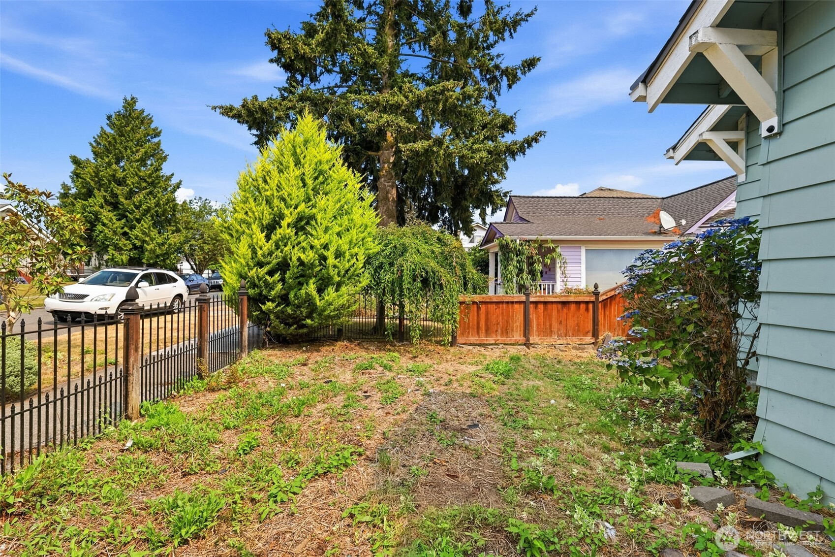 2511 Maple Street Property Photo 23