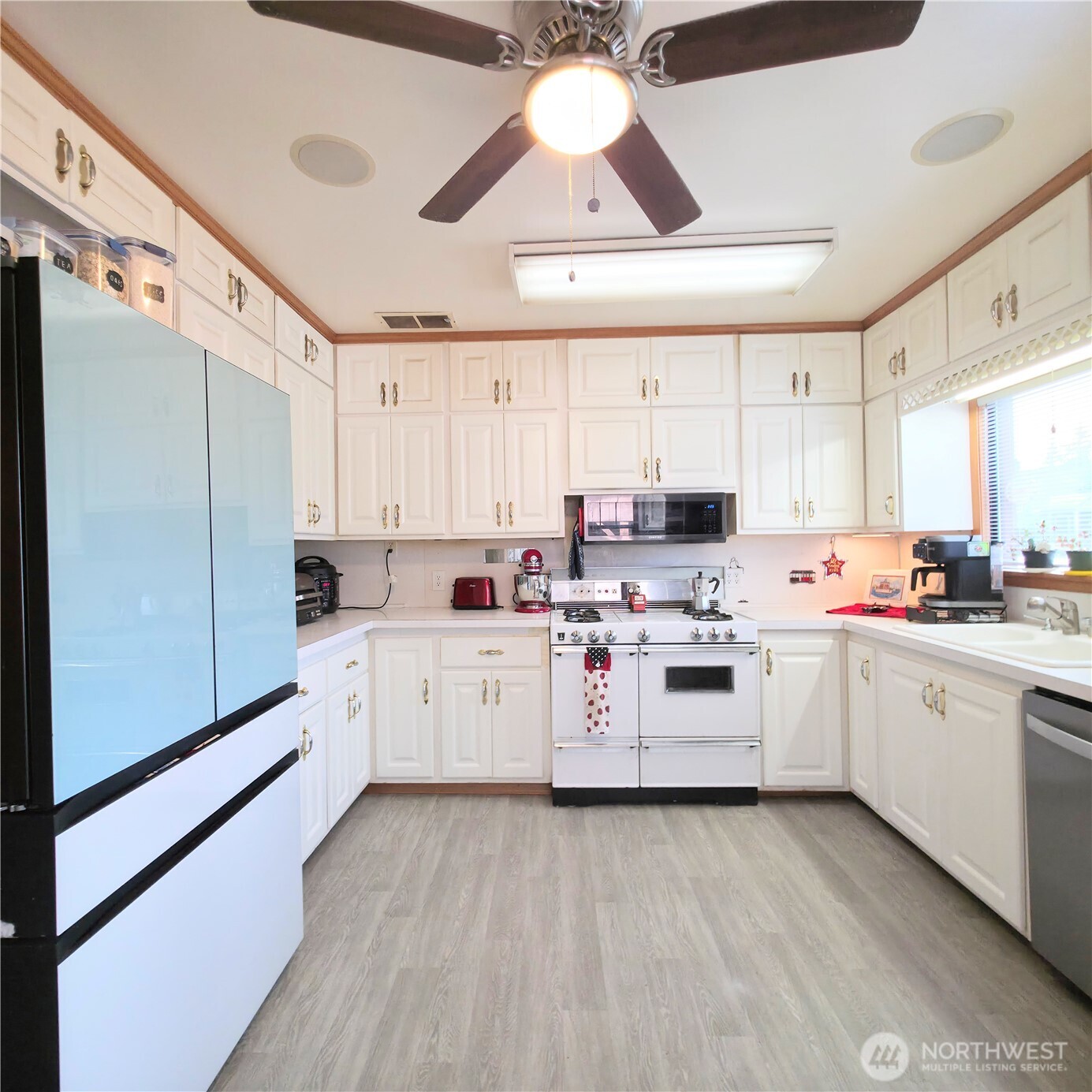 723 5th Avenue Property Photo 5