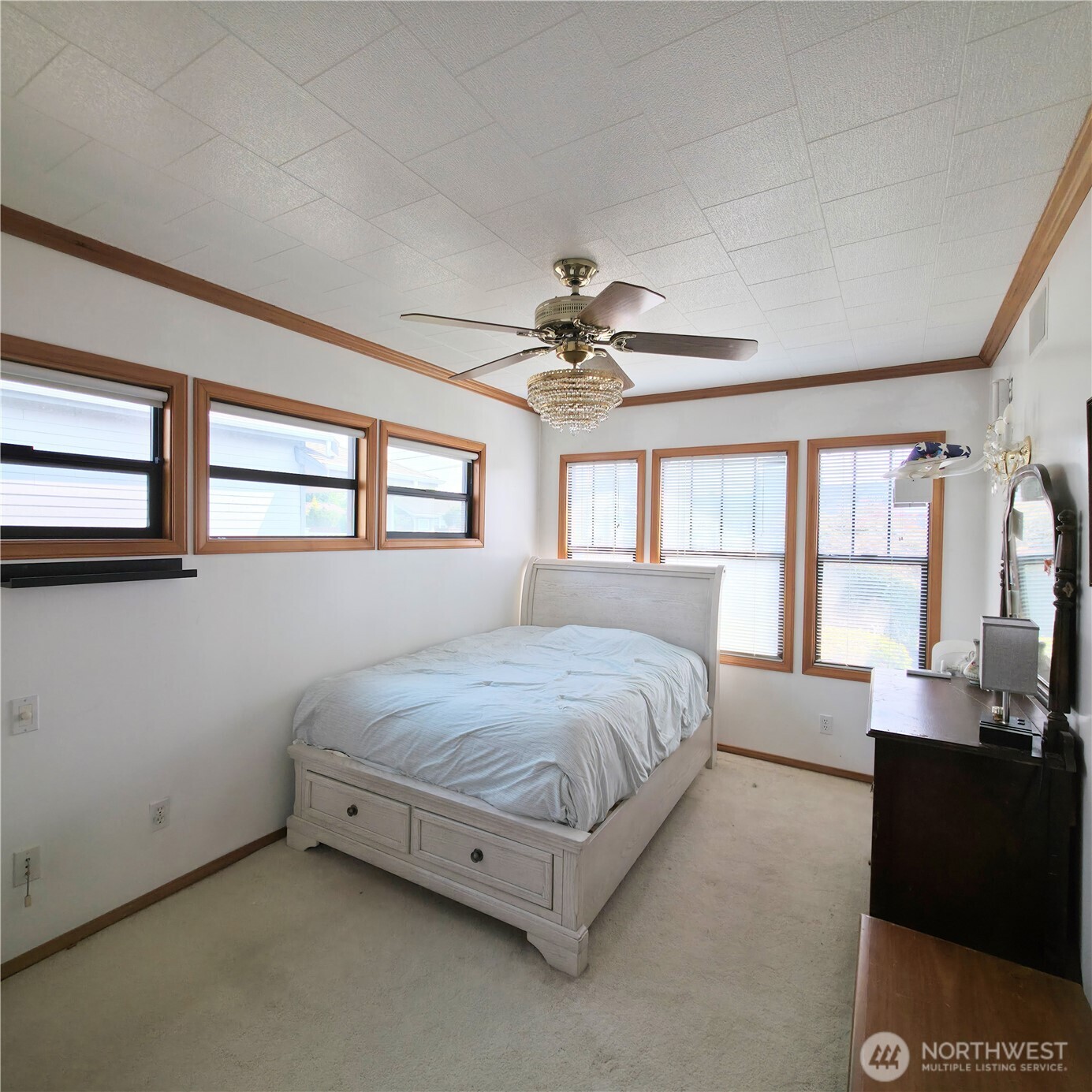 723 5th Avenue Property Photo 6