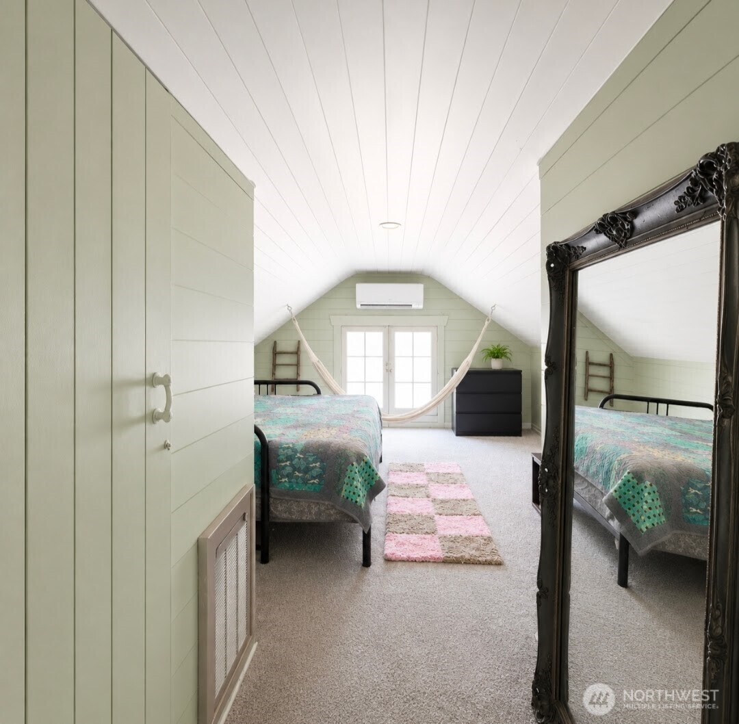 723 5th Avenue Property Photo 9