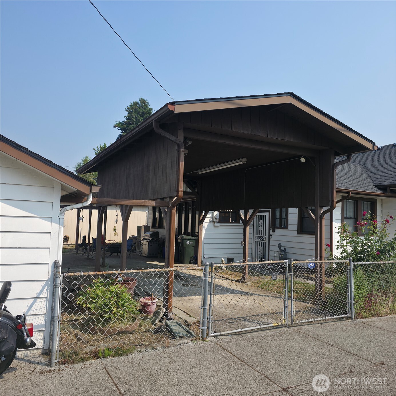 723 5th Avenue Property Photo 17