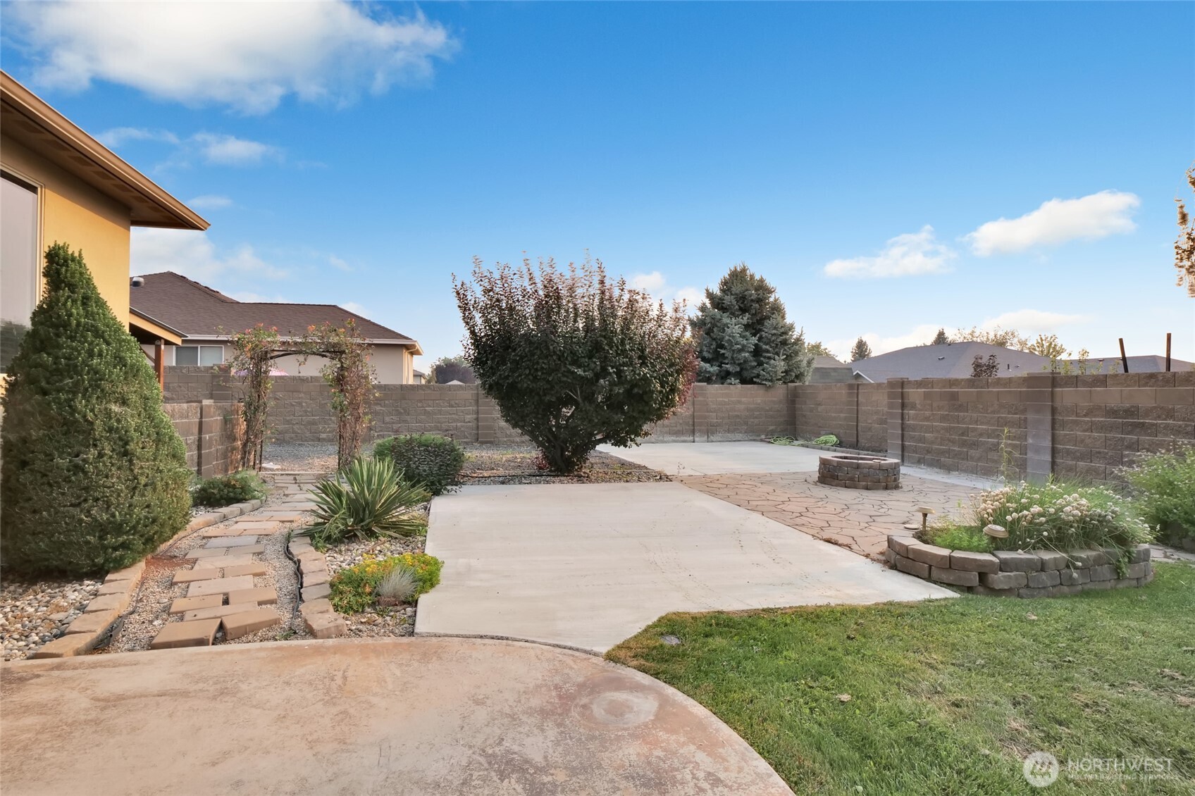 440 Dream Street Property Photo 37