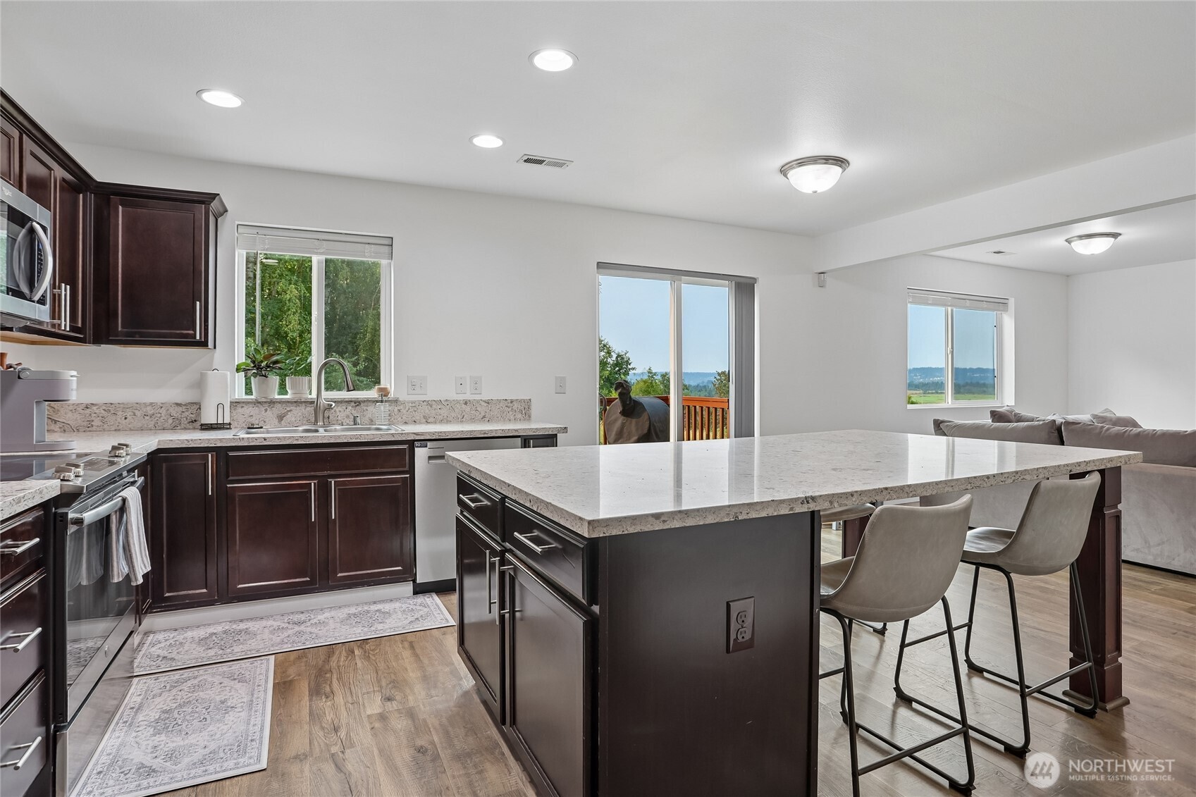 7012 18th Place Property Photo 11