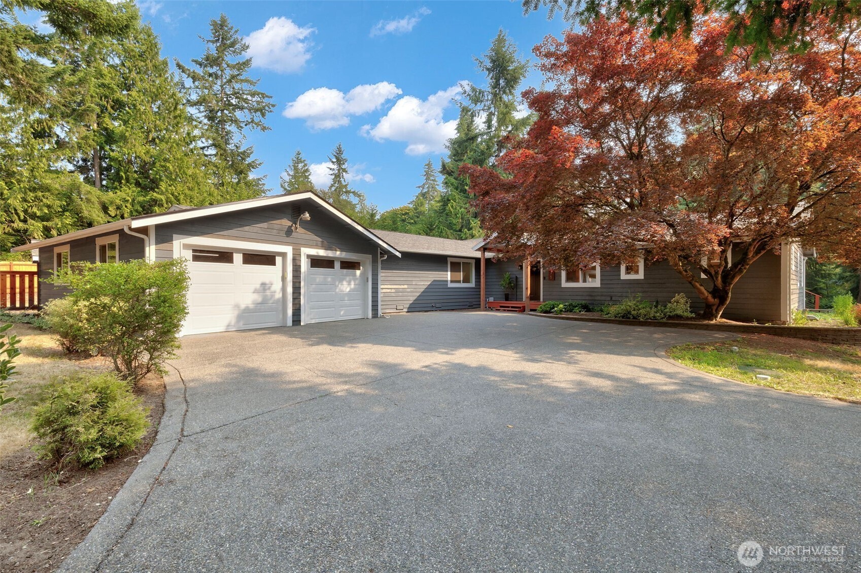 635 Ne Stenman Lane Property Photo 1