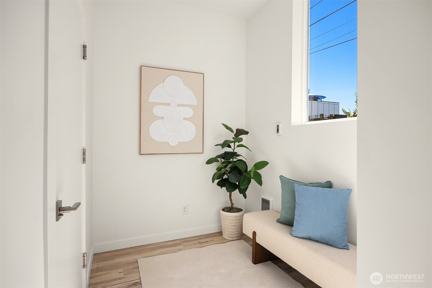 1404 N 95th Street Property Photo 3