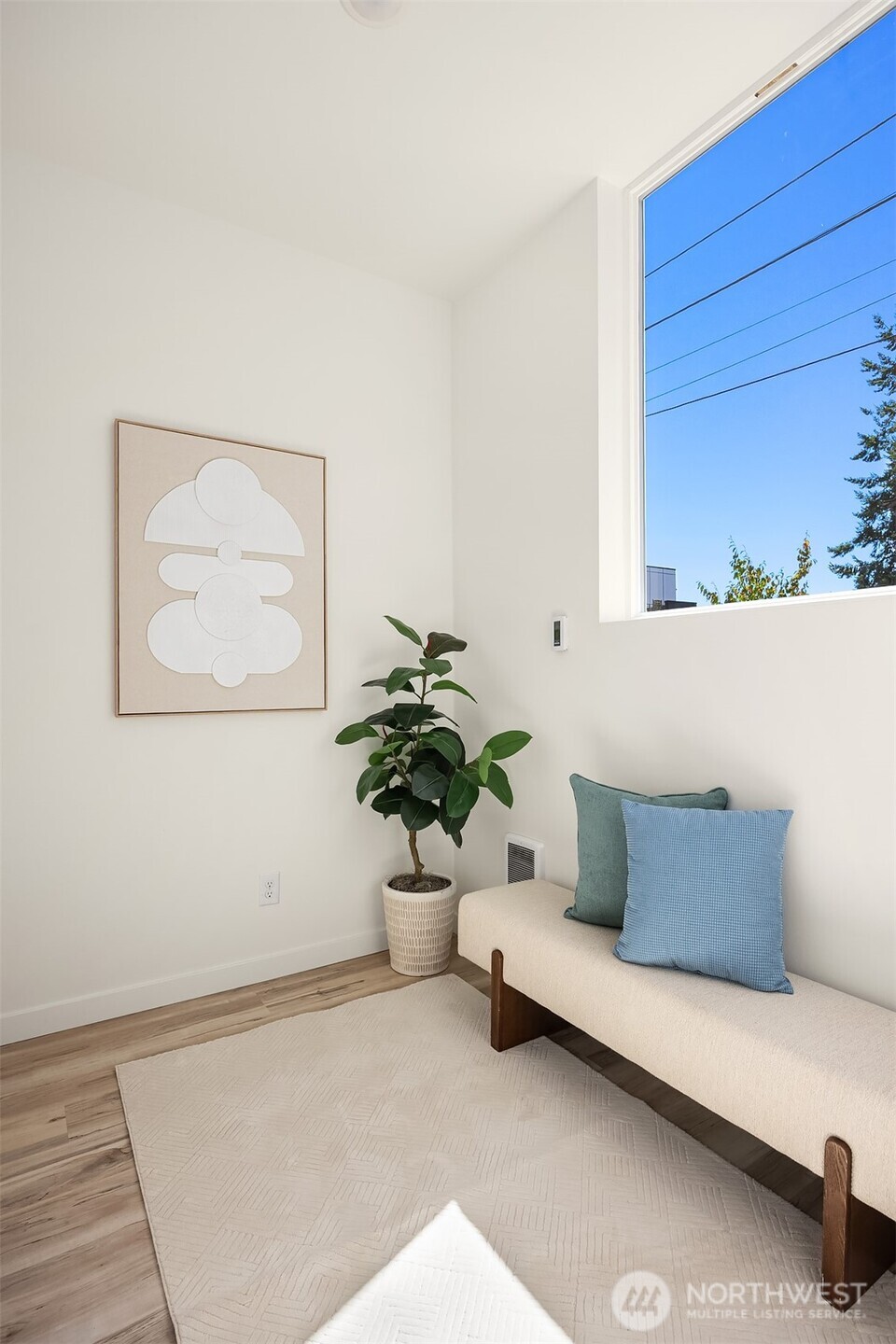 1404 N 95th Street Property Photo 4