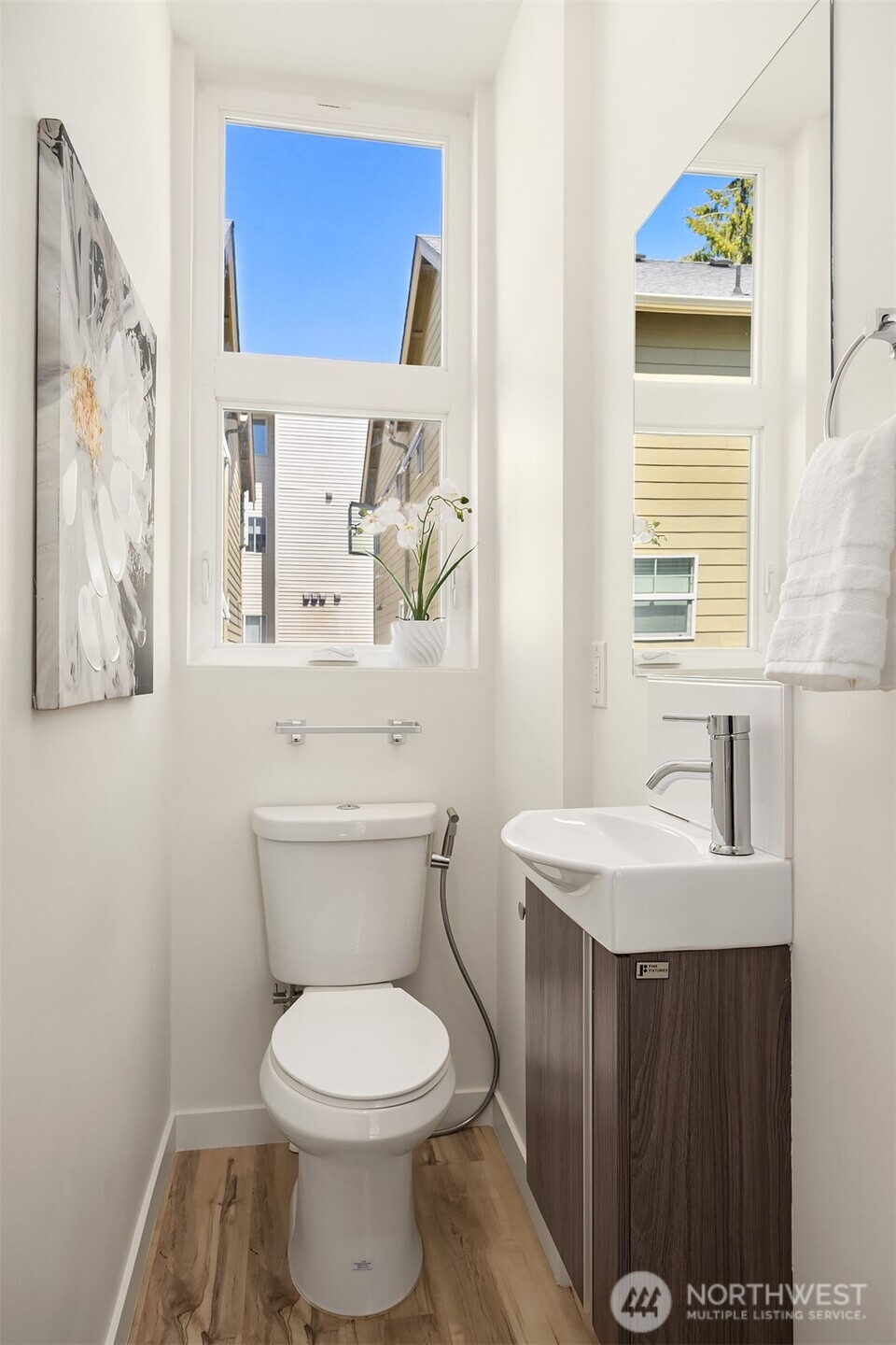 1404 N 95th Street Property Photo 5