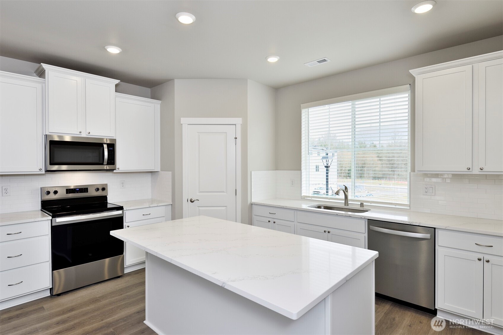 15124 87th Place Property Photo 9