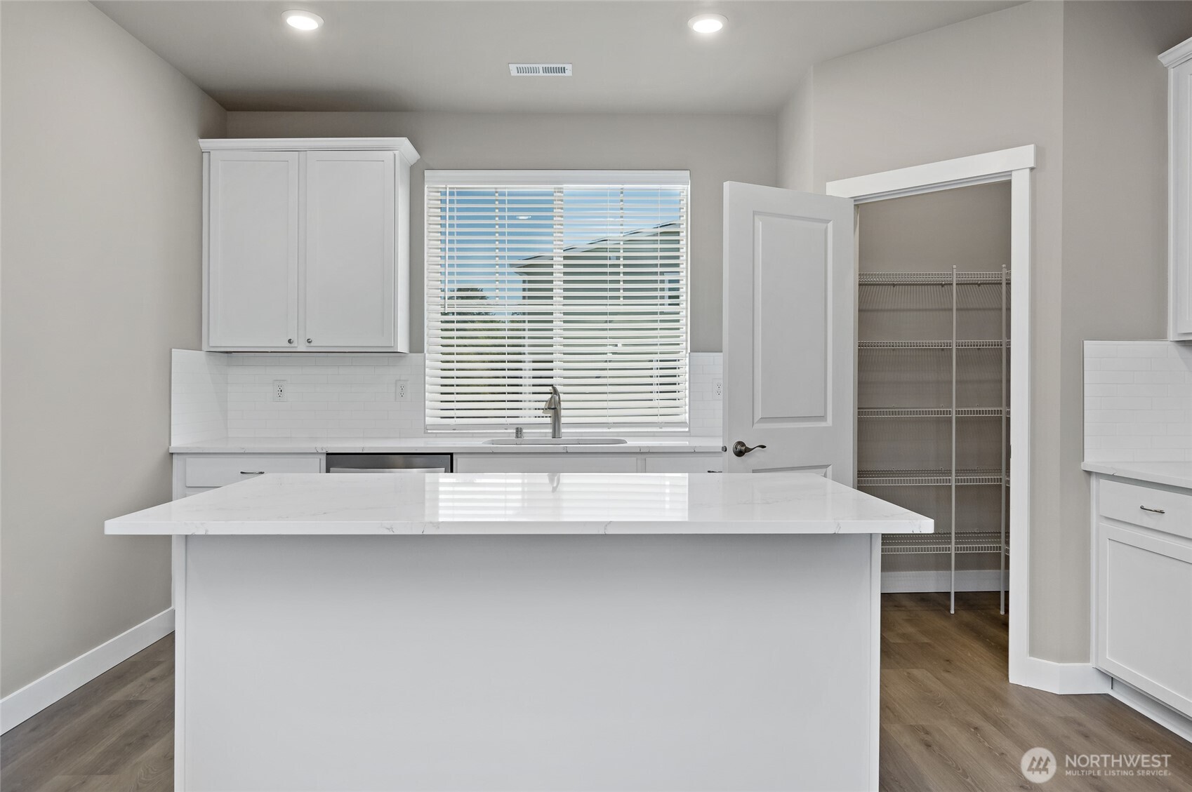 15124 87th Place Property Photo 9