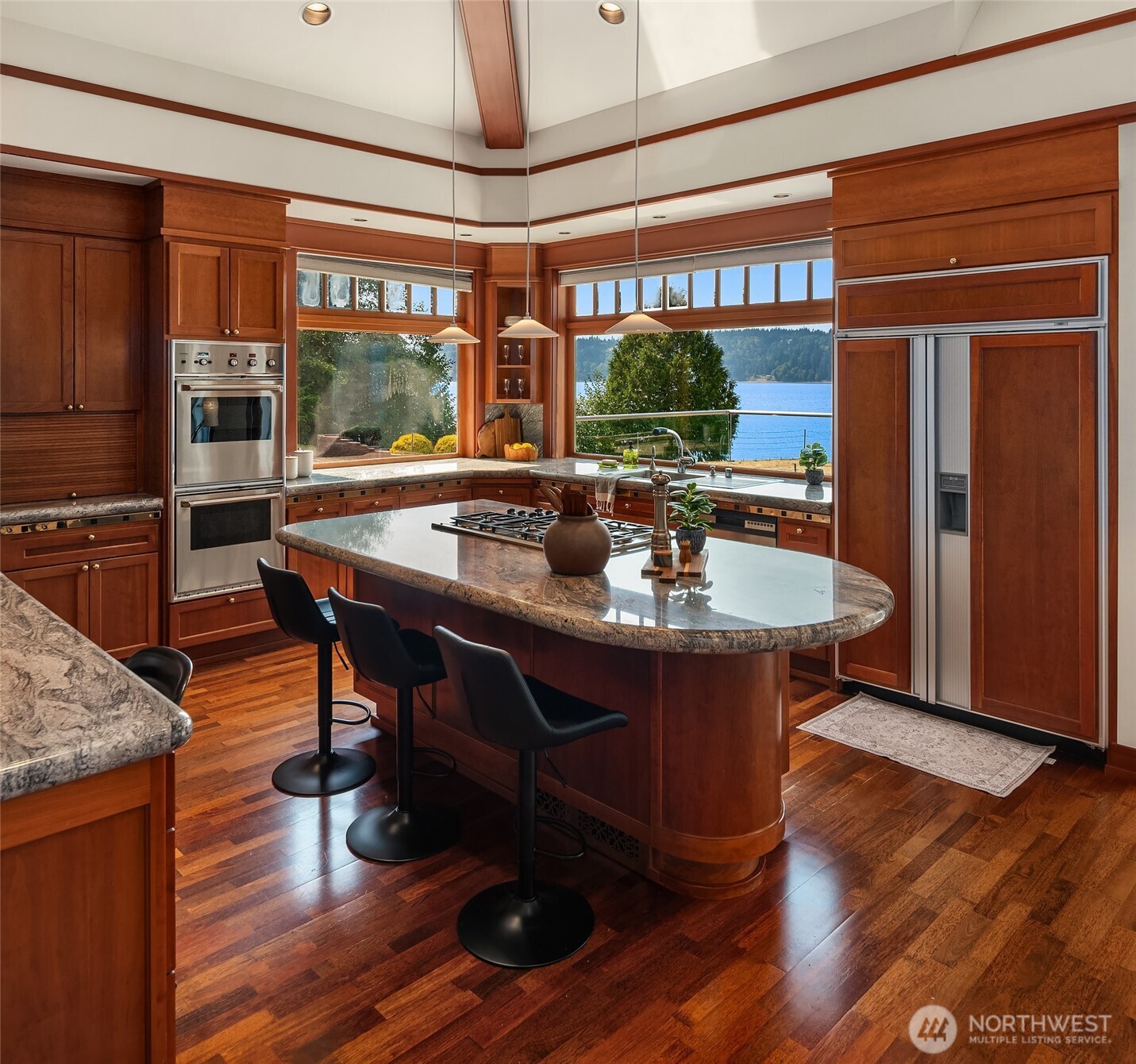 16075 Crescent Drive Property Photo 9