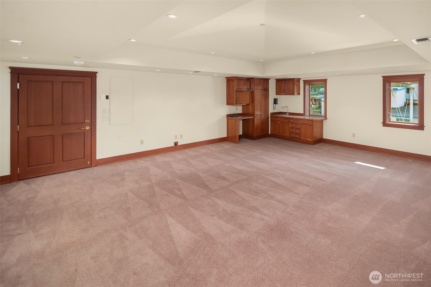 16075 Crescent Drive Property Photo 22