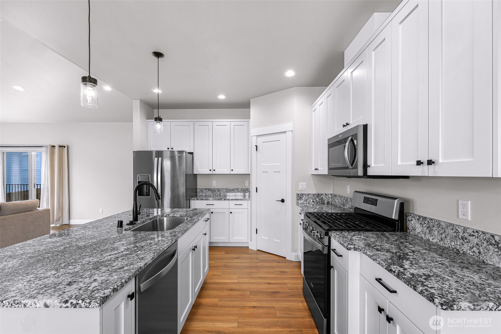 1913 Benjamin Court Property Photo 11