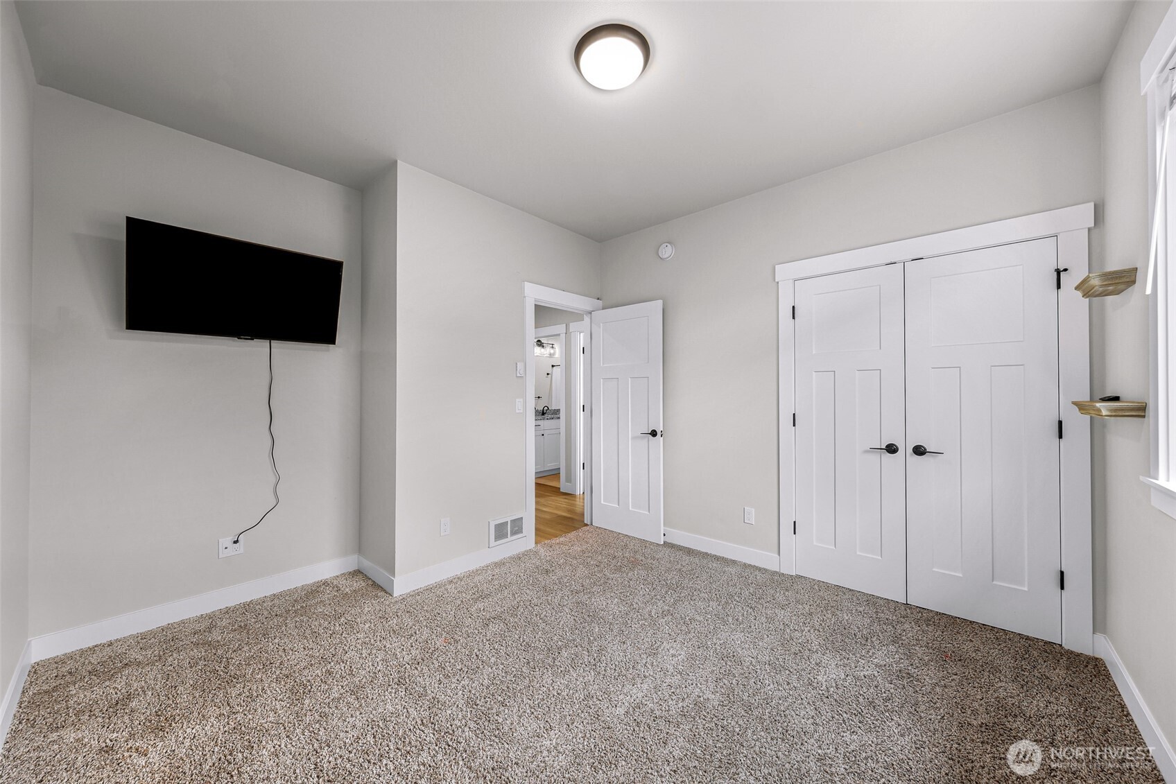 1913 Benjamin Court Property Photo 23