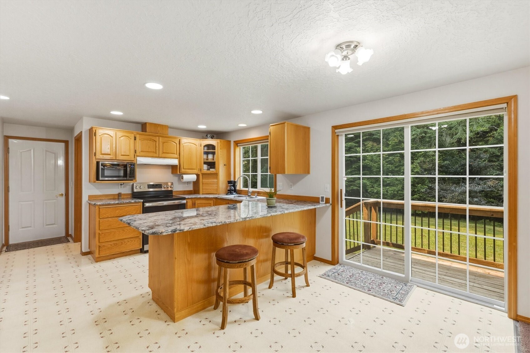 558 Spruce Creek Road Property Photo 4