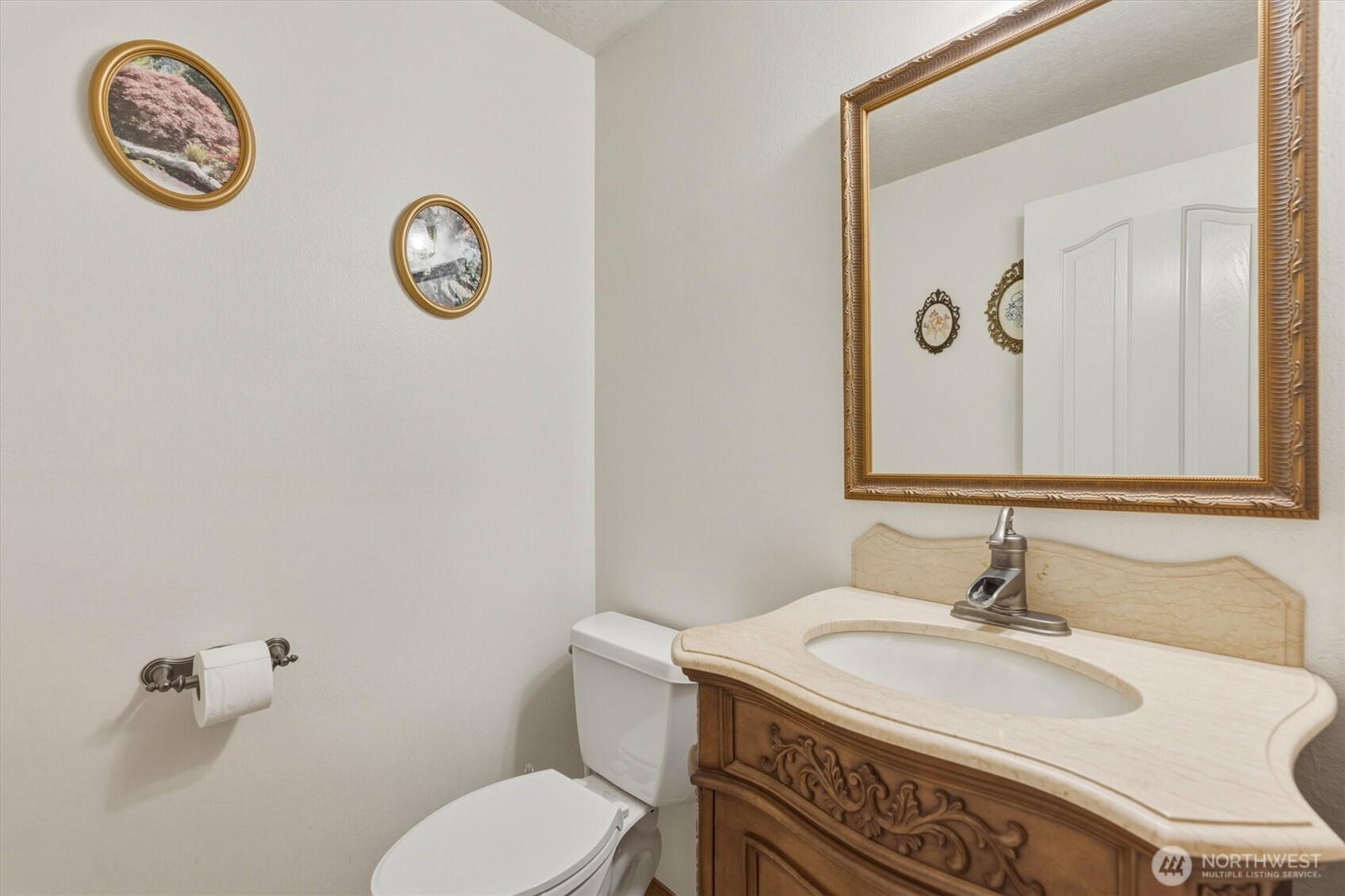 558 Spruce Creek Road Property Photo 9