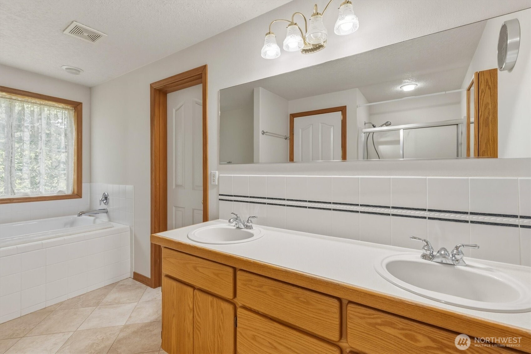 558 Spruce Creek Road Property Photo 11