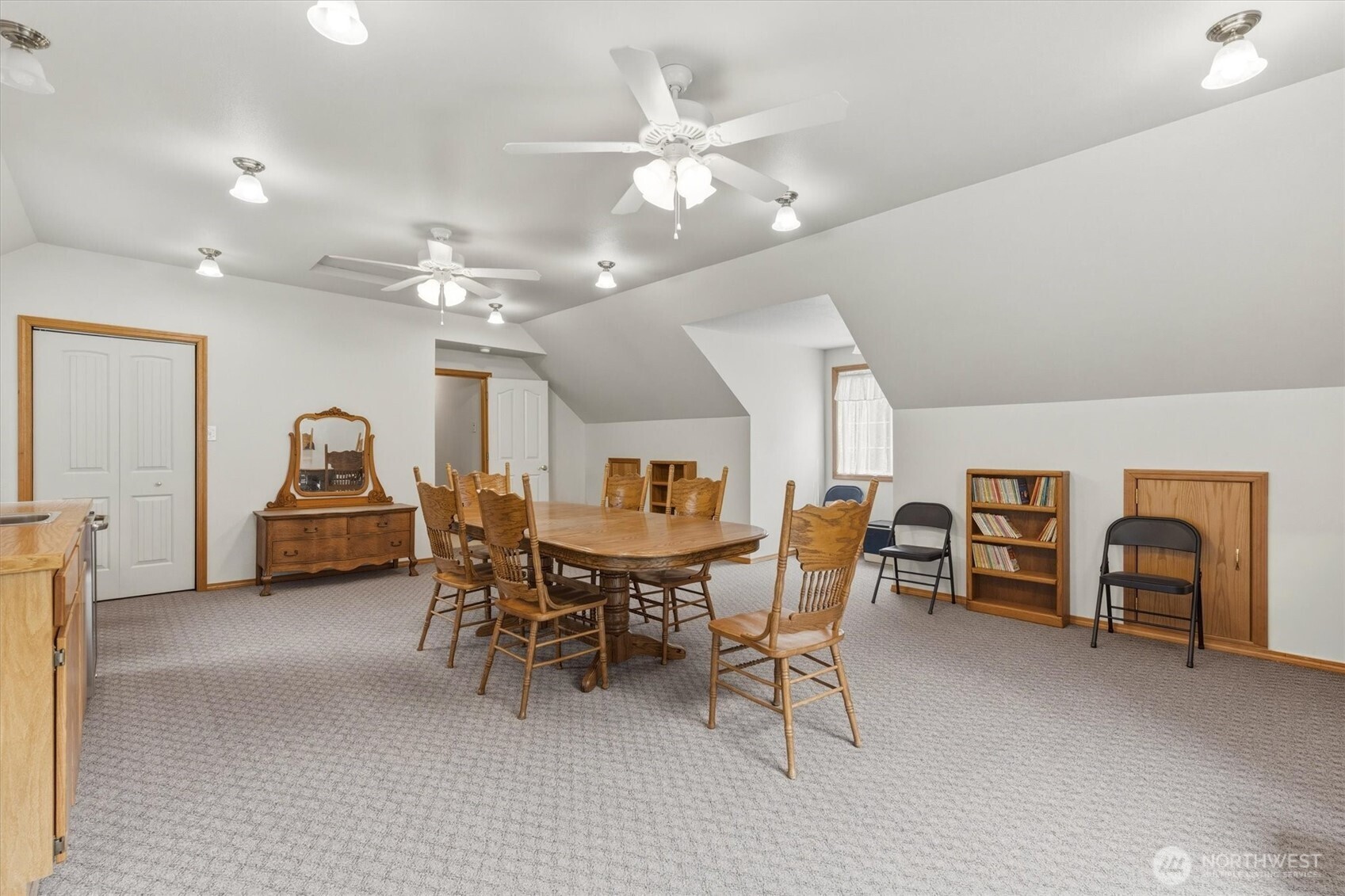558 Spruce Creek Road Property Photo 18