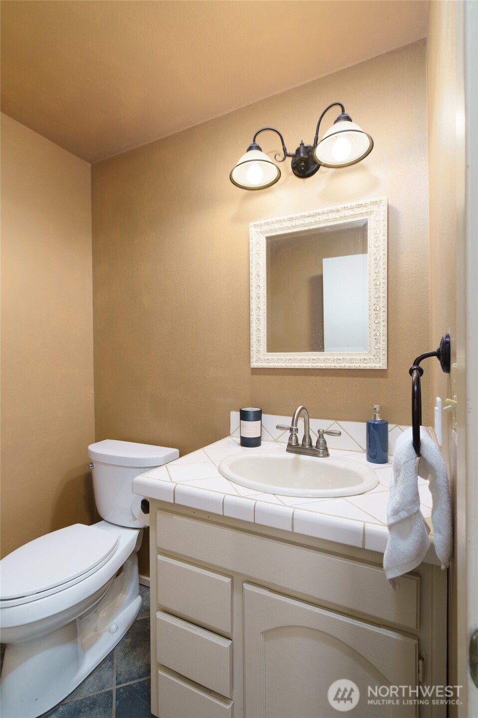 627 N Waugh Road Property Photo 16