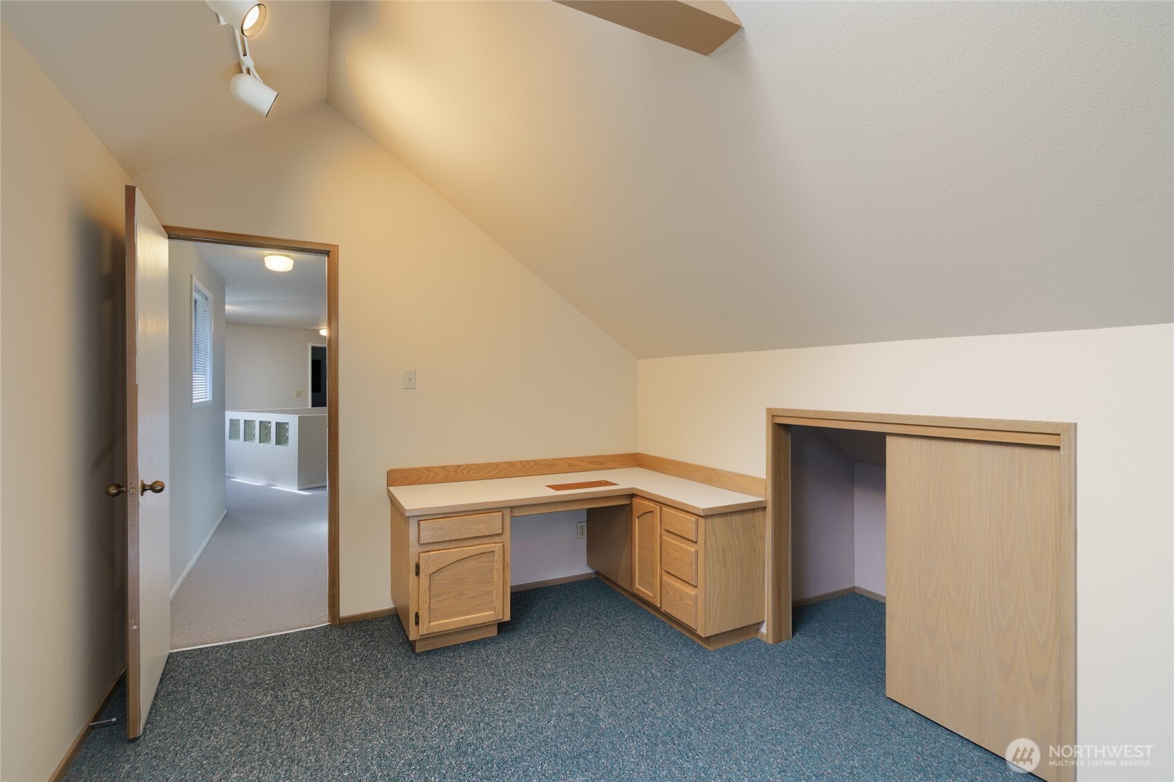 627 N Waugh Road Property Photo 31
