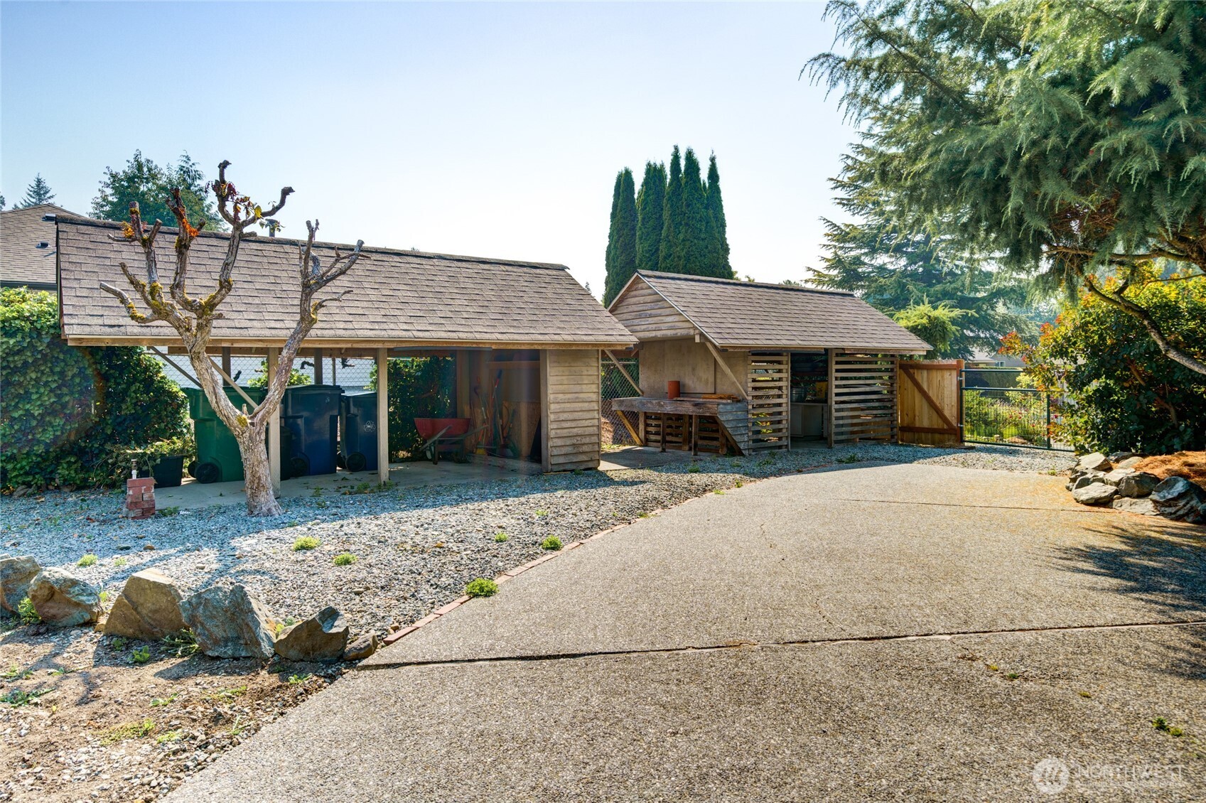 627 N Waugh Road Property Photo 36