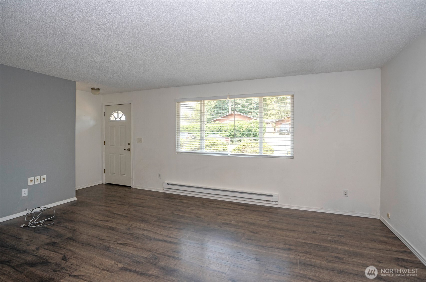 8901 Quinault Loop Property Photo 3