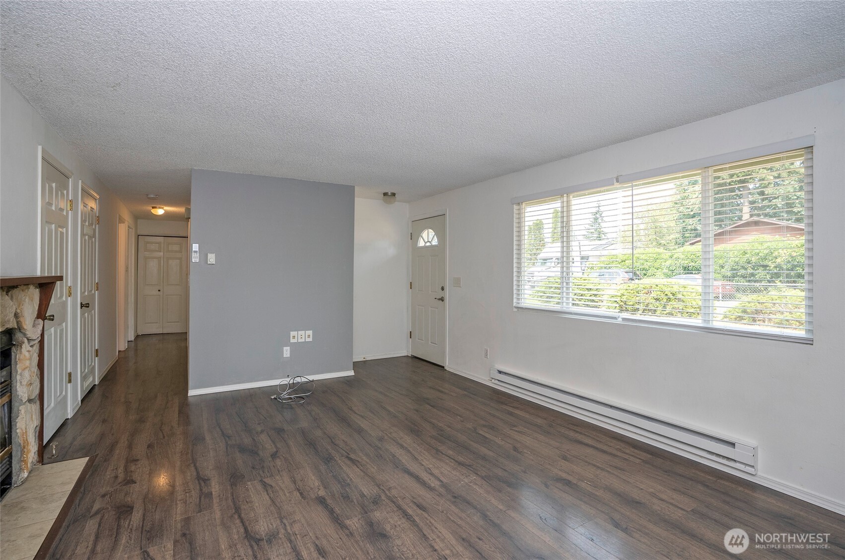 8901 Quinault Loop Property Photo 4