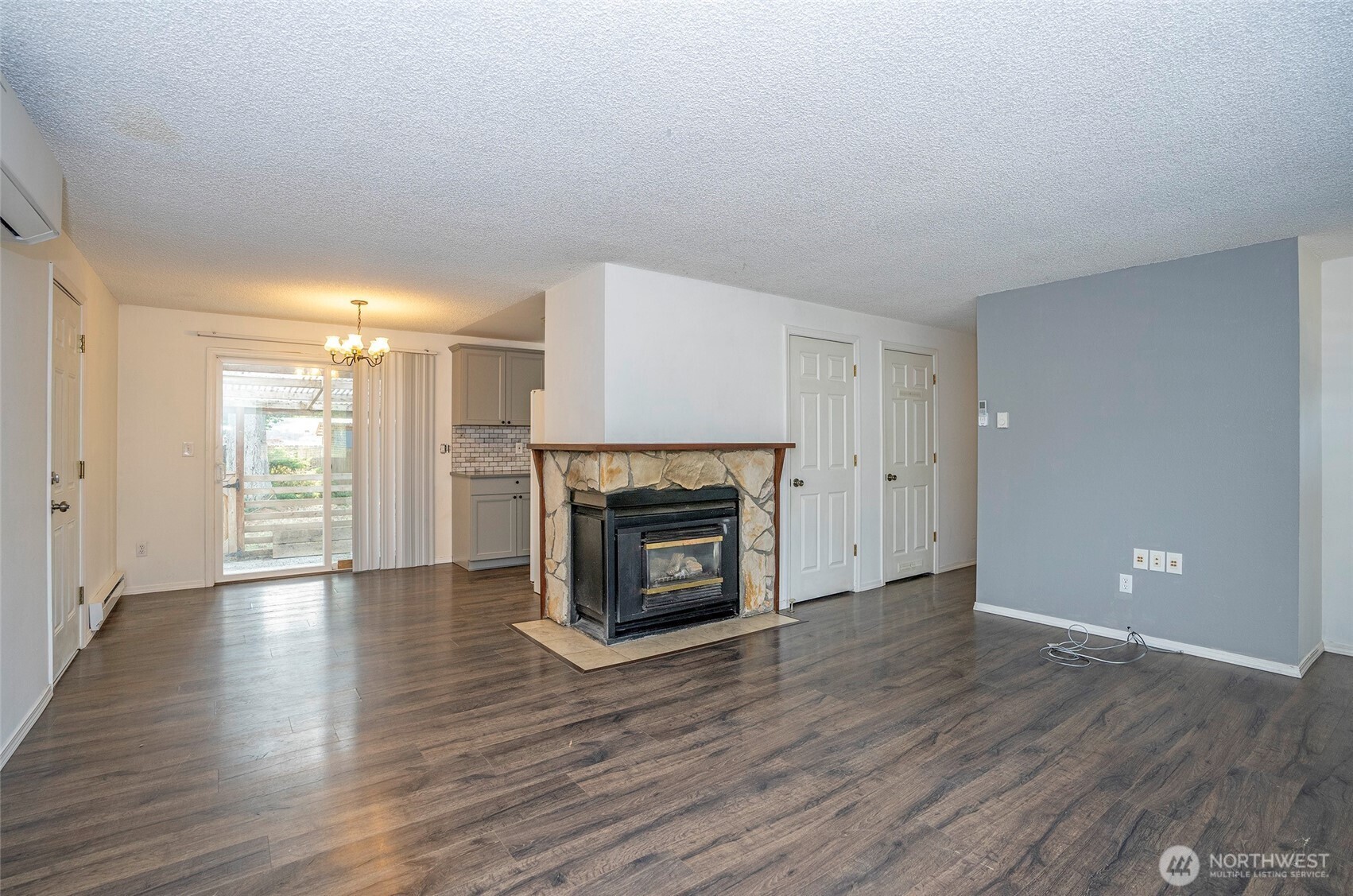 8901 Quinault Loop Property Photo 5