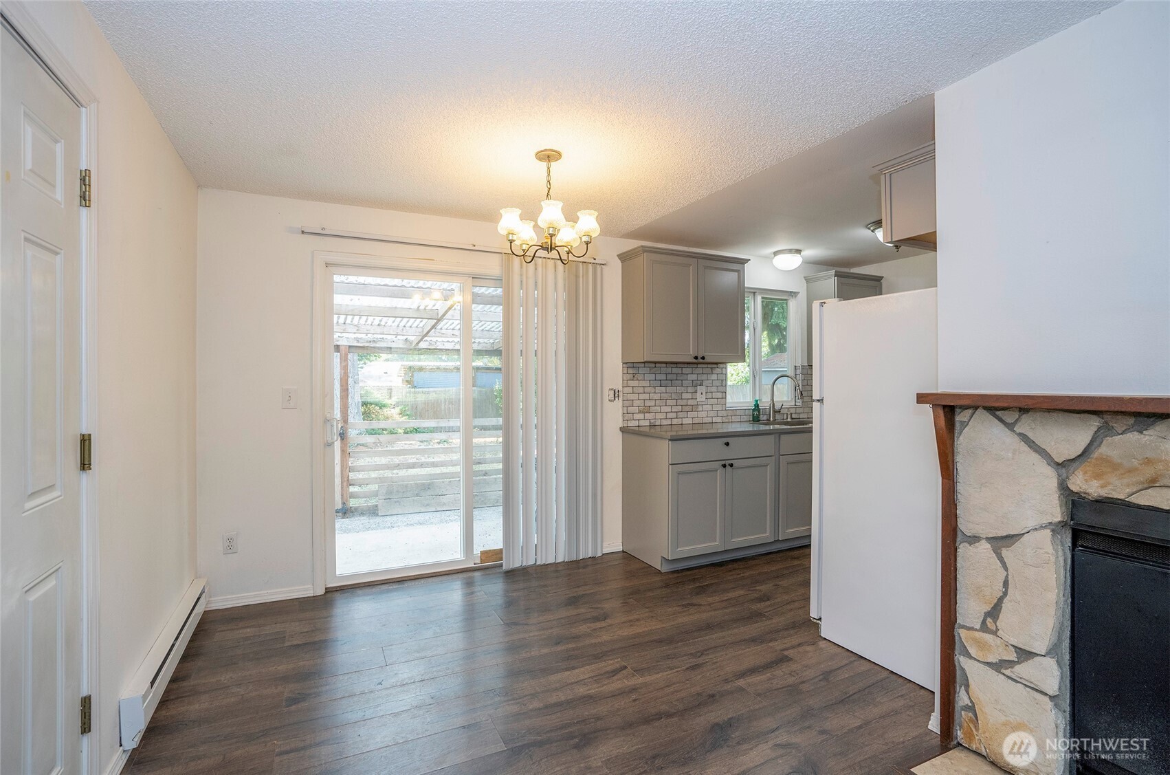 8901 Quinault Loop Property Photo 7